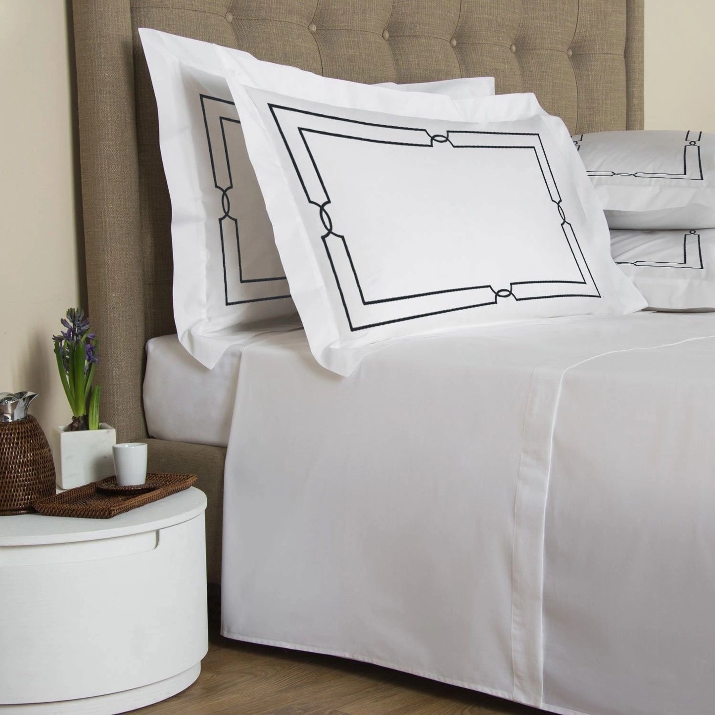 Mount Embroidery Bedsheet Set